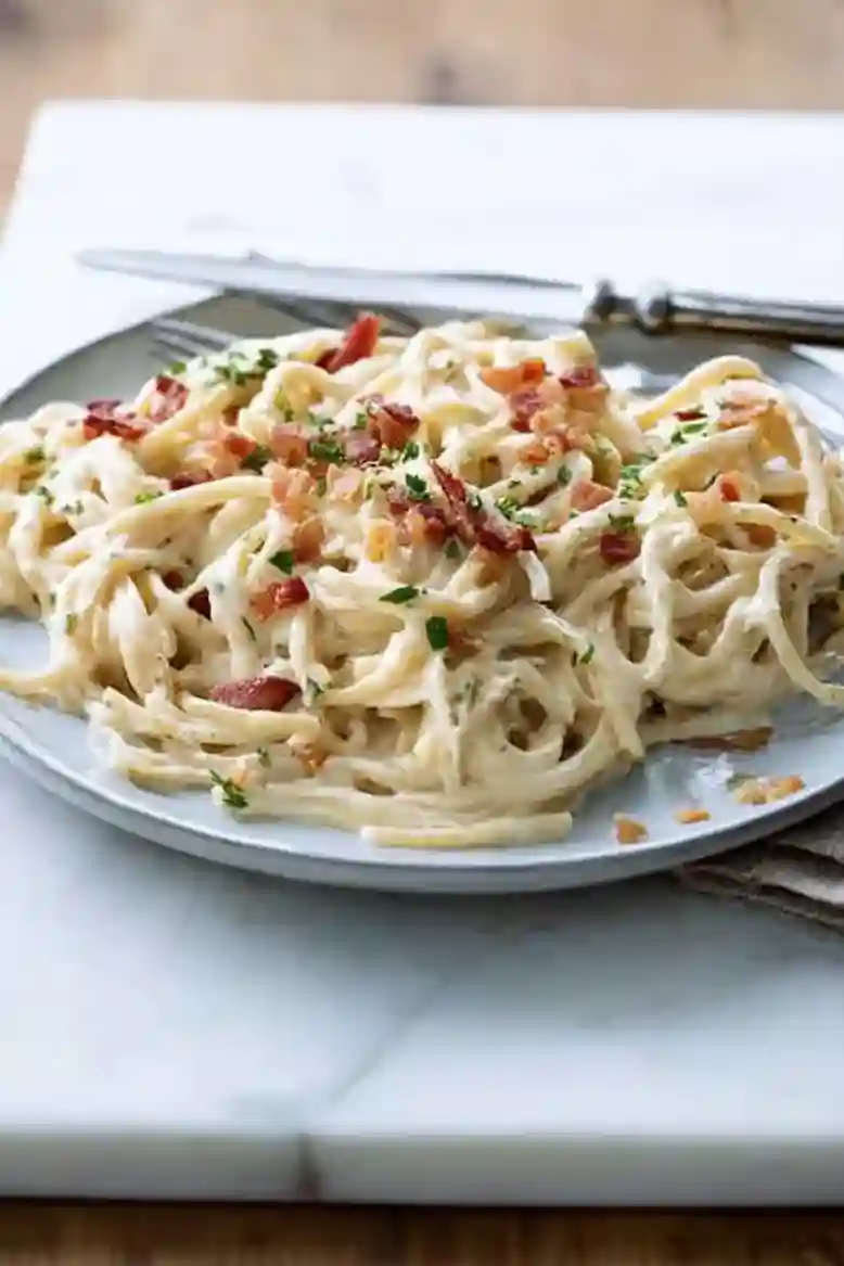 Creamy Spaghetti Alfredo with Bacon - 2