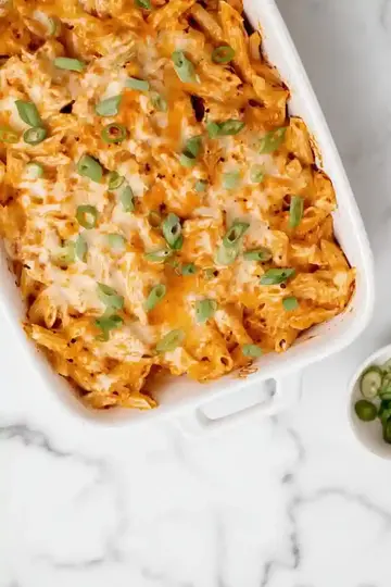 Easy Healthy Buffalo Chicken Pasta Bake